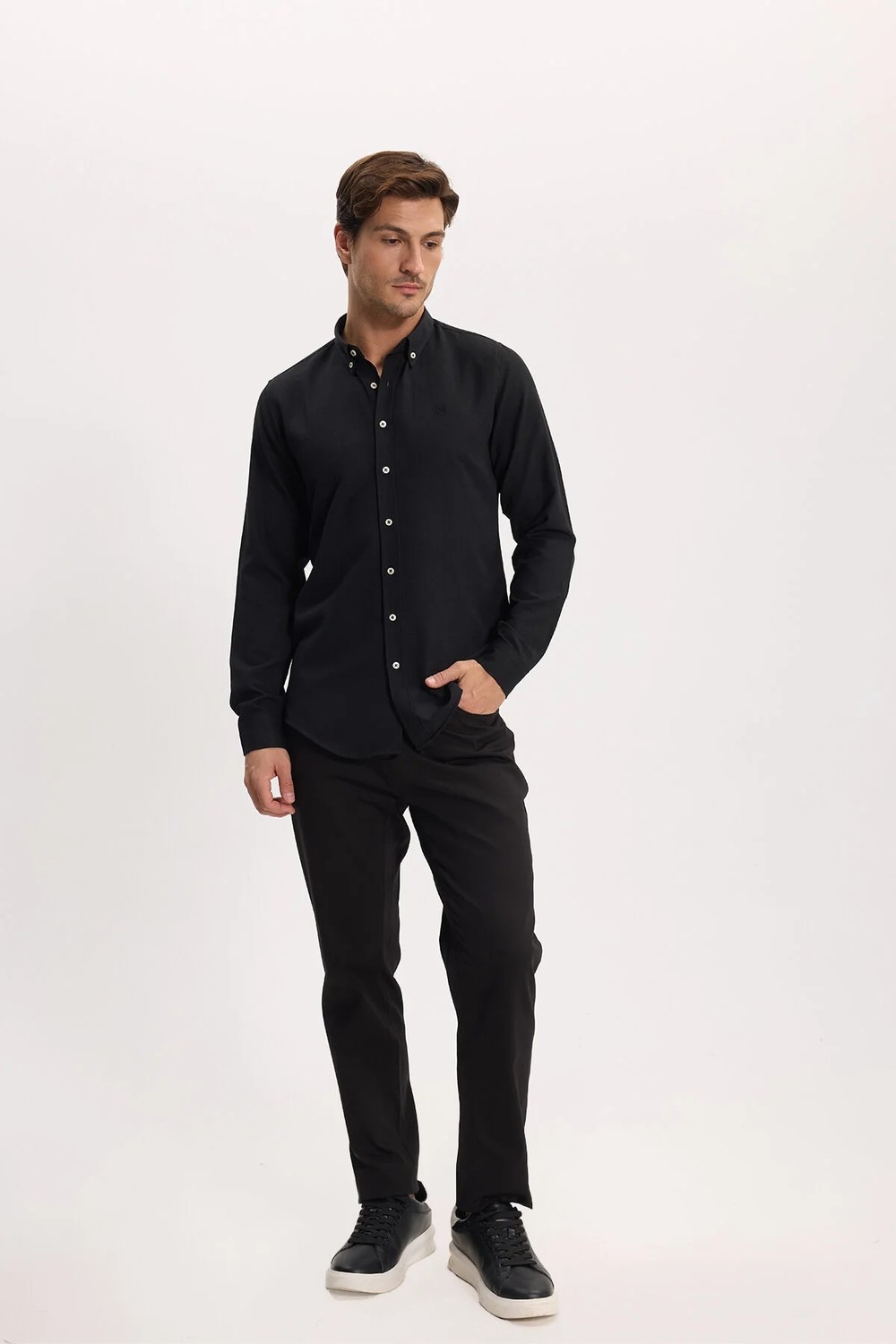 Tudors Erkek Slim Fit Dar Kesim Düz Oxford Armalı Düğmeli Yaka Kahverengi Spor Gömlek görsel 2