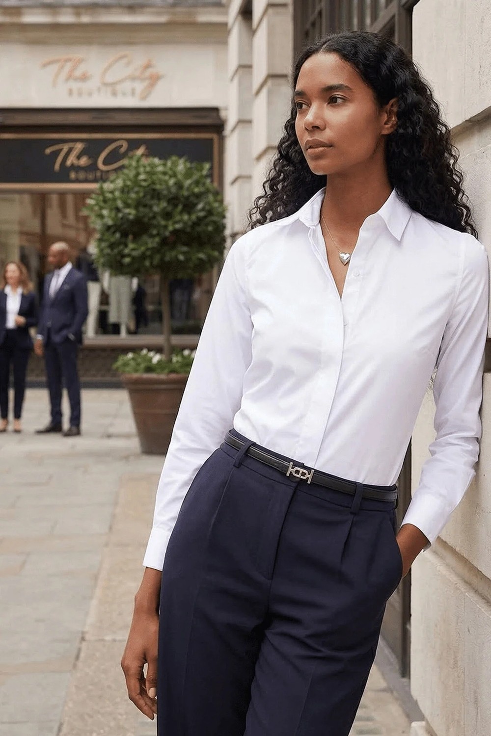 Tudors Kadın Slim Fit Dar Kesim Vücuda Oturan Uzun Kollu Gizli Düğme Detaylı Beyaz Basic Gömlek