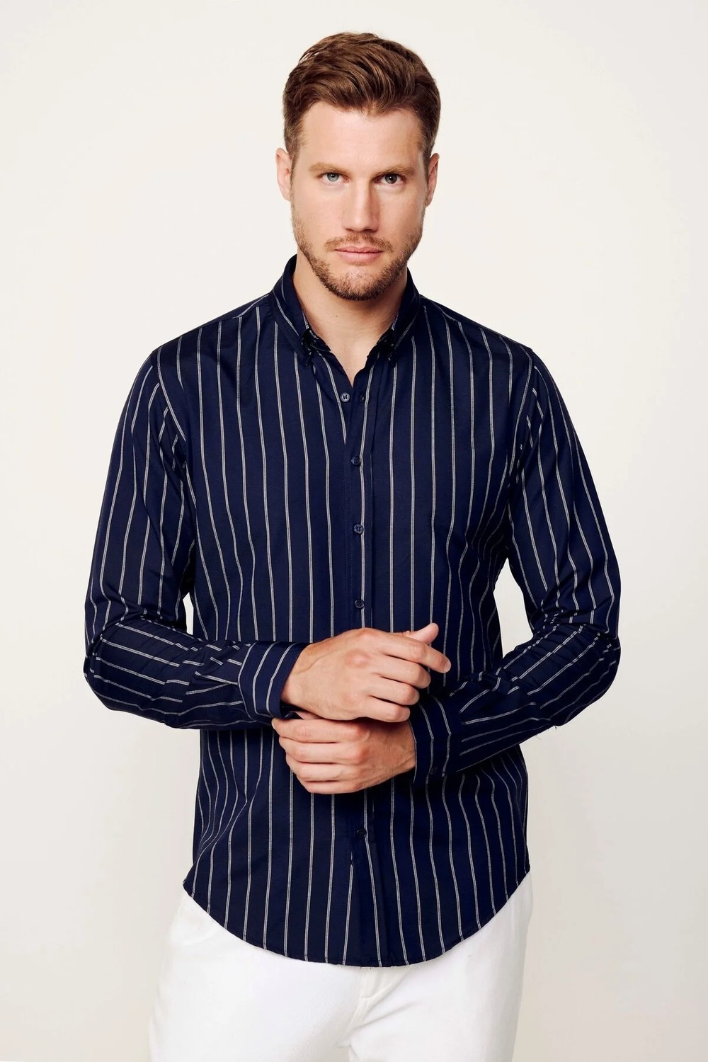 Tudors Erkek Slim Fit Dar Kesim Uzun Kollu Pamuklu Kolay Ütü Çizgili Lacivert Düğmeli Yaka Gömlek