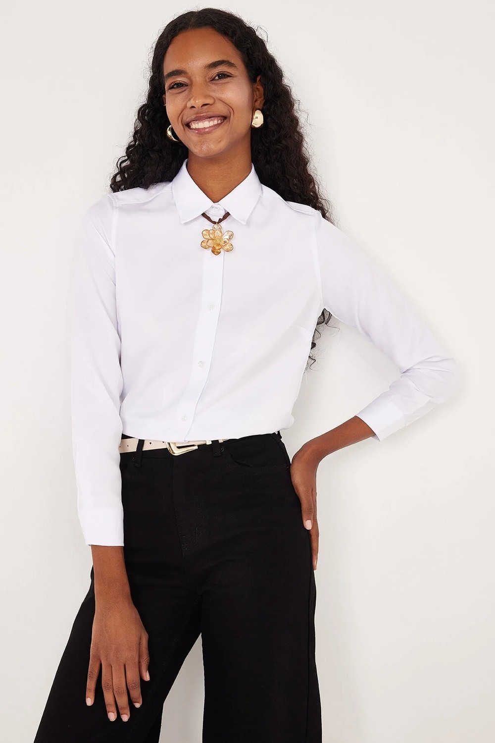 Tudors Kadın Slim Fit Dar Kesim Vücuda Oturan Uzun Kollu Beyaz Basic Gömlek görsel 4