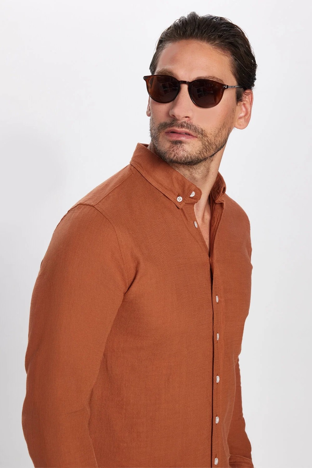 Tudors Erkek Slim Fit Dar Kesim Uzun Kollu %100 Pamuk Keten Doku Düğmeli Yaka Kiremit Renk Gömlek görsel 4