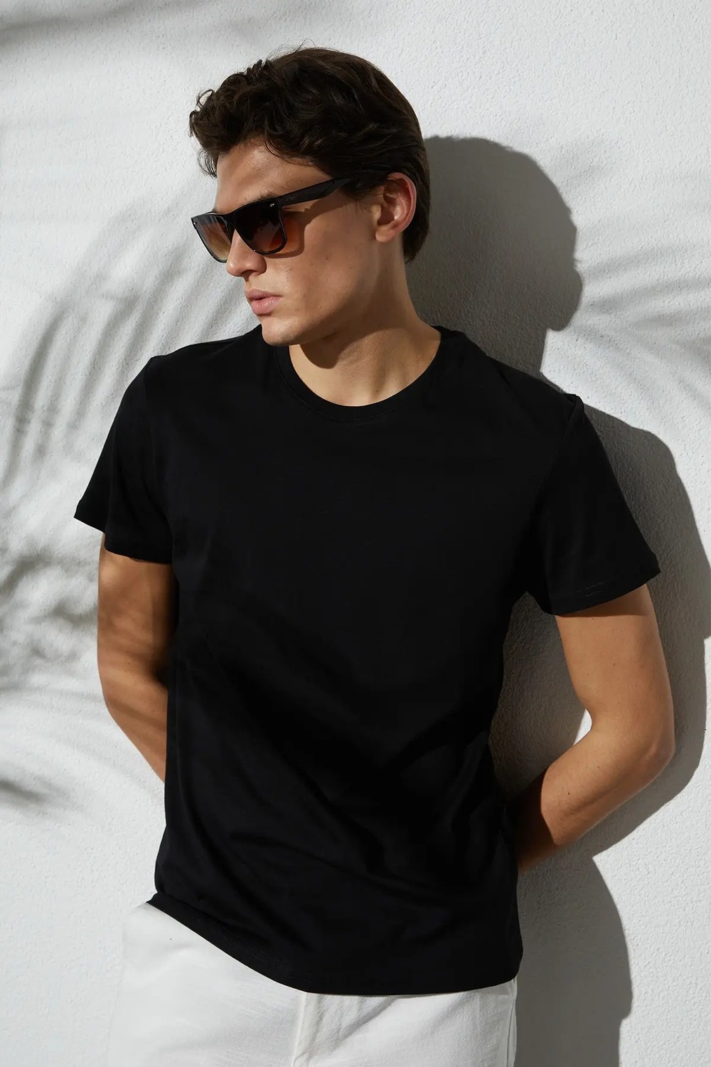Tudors Unisex Slim Fit Dar Kesim %100 Pamuk Yumuşak Dokulu Siyah Bisiklet Yaka Tişört görsel 2