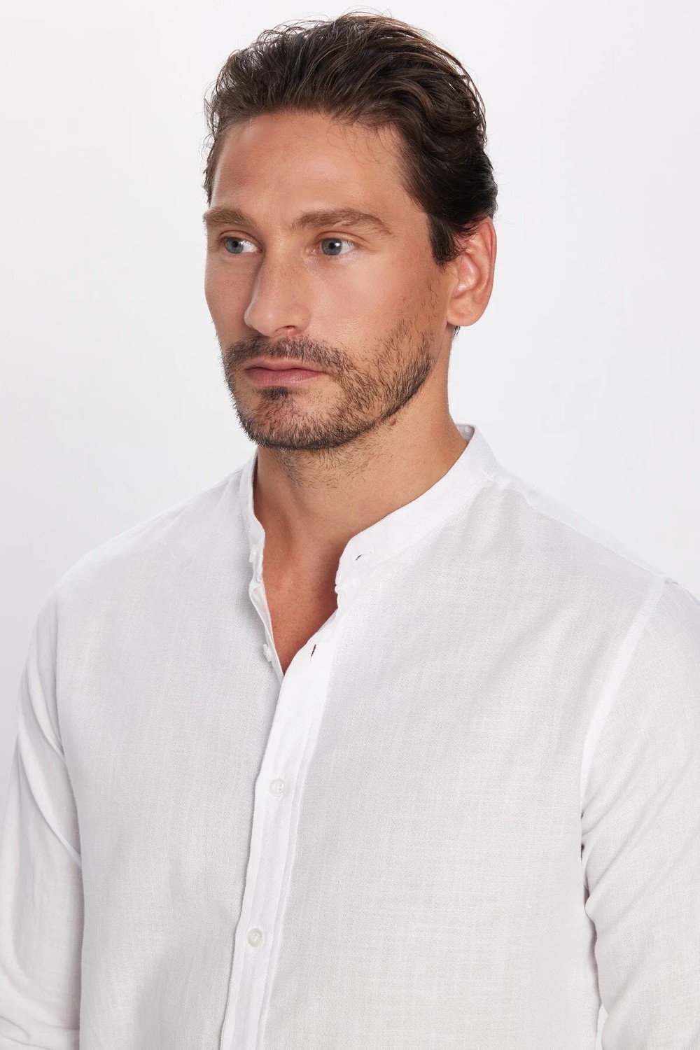 Tudors Erkek Slim Fit Dar Kesim Uzun Kollu %100 Pamuk Keten Doku Hakim Yaka Beyaz Gömlek görsel 3