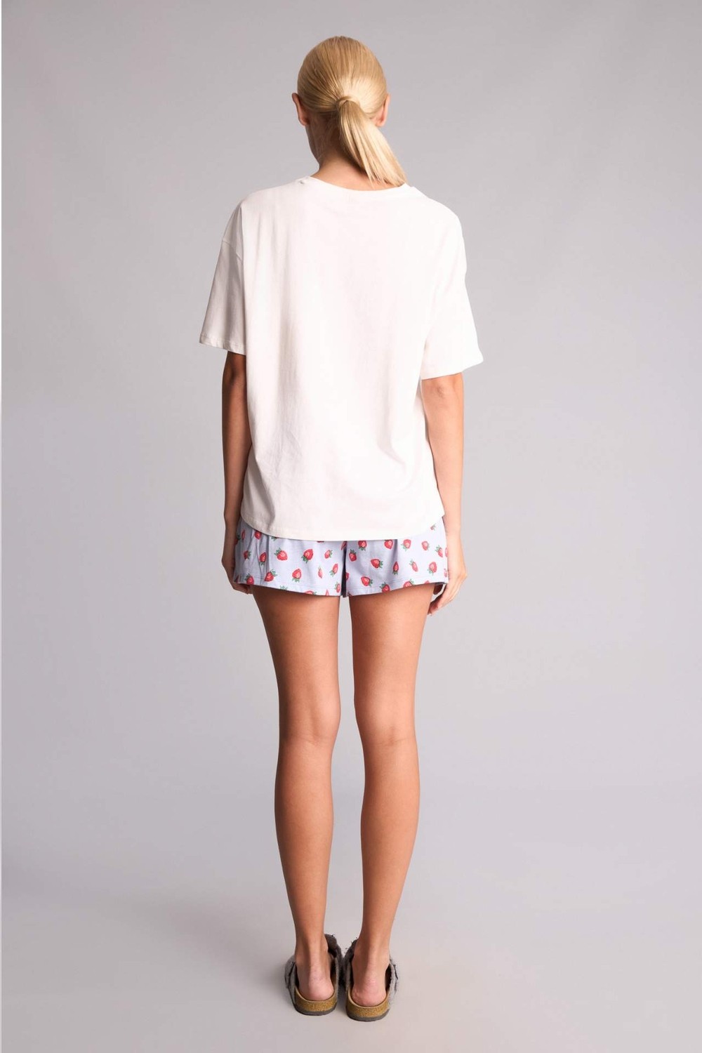 DeFacto Regular Fit Kısa Kollu Şortlu Pijama Takımı H6378AX26HS görsel 6