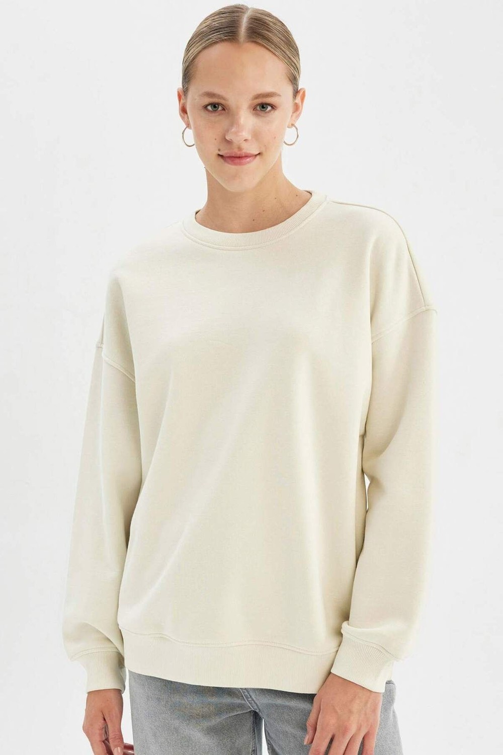 DeFacto Kadın Oversize Fit Ekru Renk Bisiklet Yaka Kalın Basic Sweatshirt Uzun Kol görsel 7