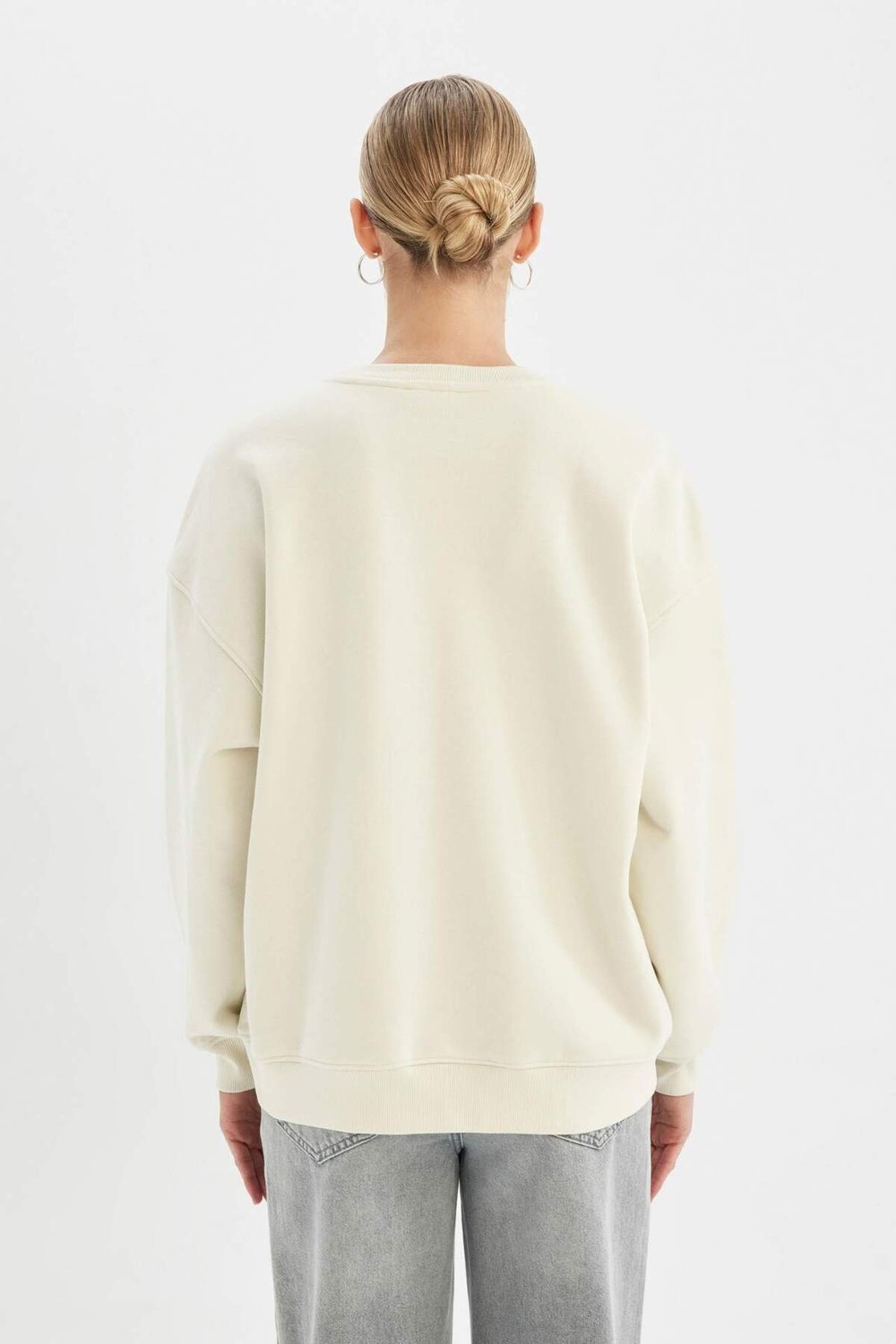 DeFacto Kadın Oversize Fit Ekru Renk Bisiklet Yaka Kalın Basic Sweatshirt Uzun Kol görsel 8