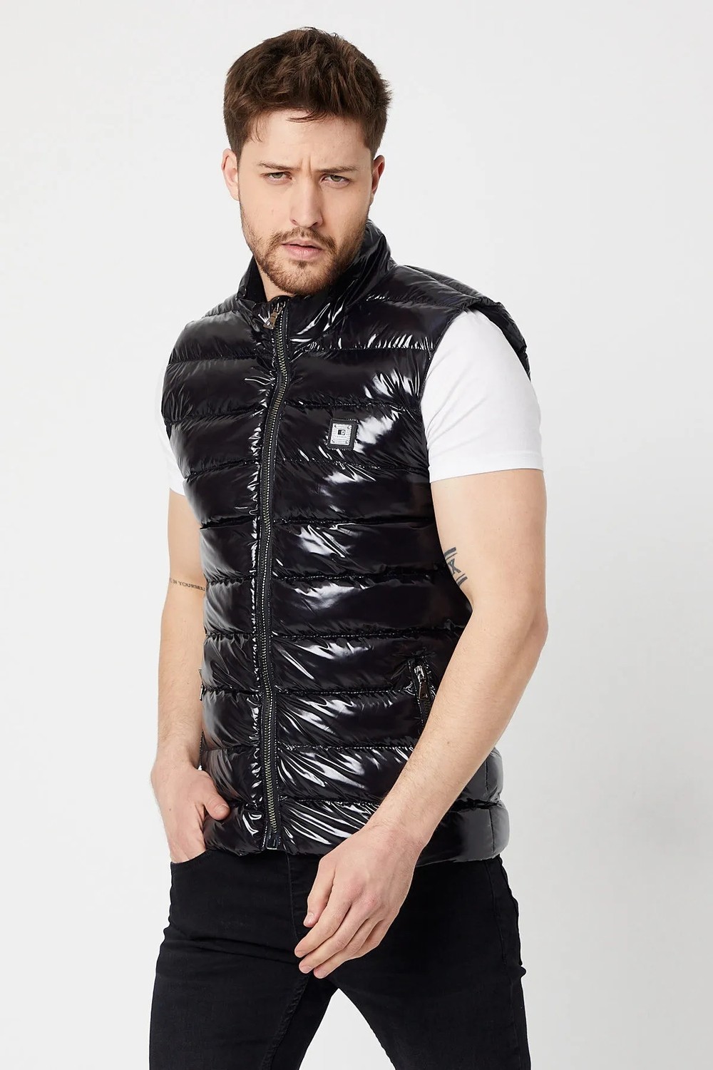 Oliggopol Slim Fit Parlak Şişme Yelek, Erkekler İçin Şık Siyah Renk Ve Modern Stil görsel 6