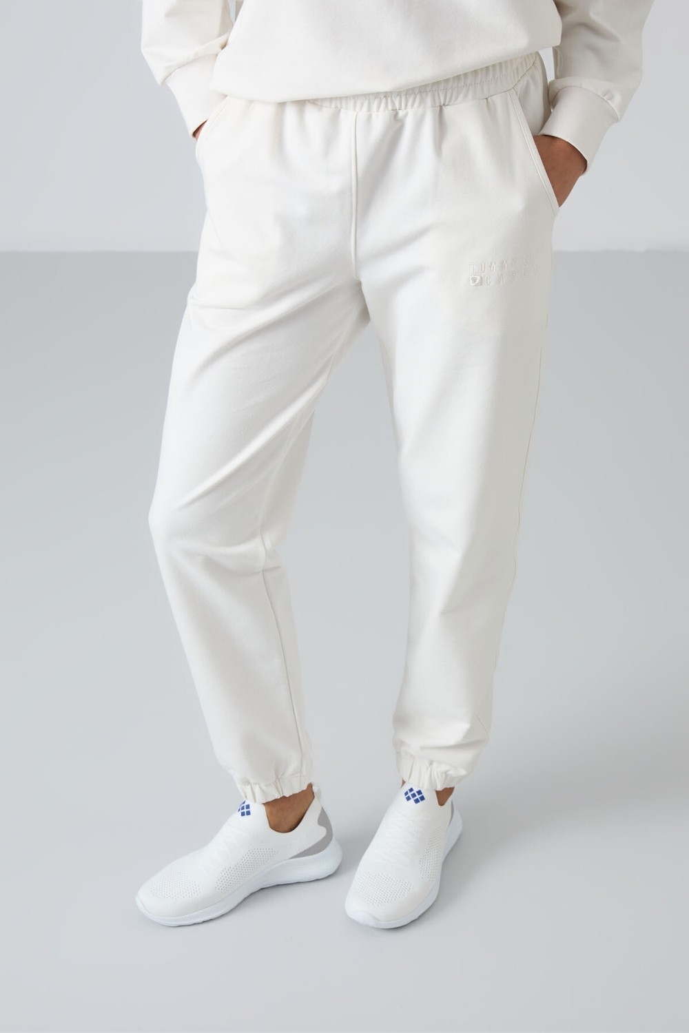 Tommy Life Siyah Basic Pamuklu O Yaka Rahat Form Lastik Paça Kadın Eşofman Takım - 95287 görsel 8