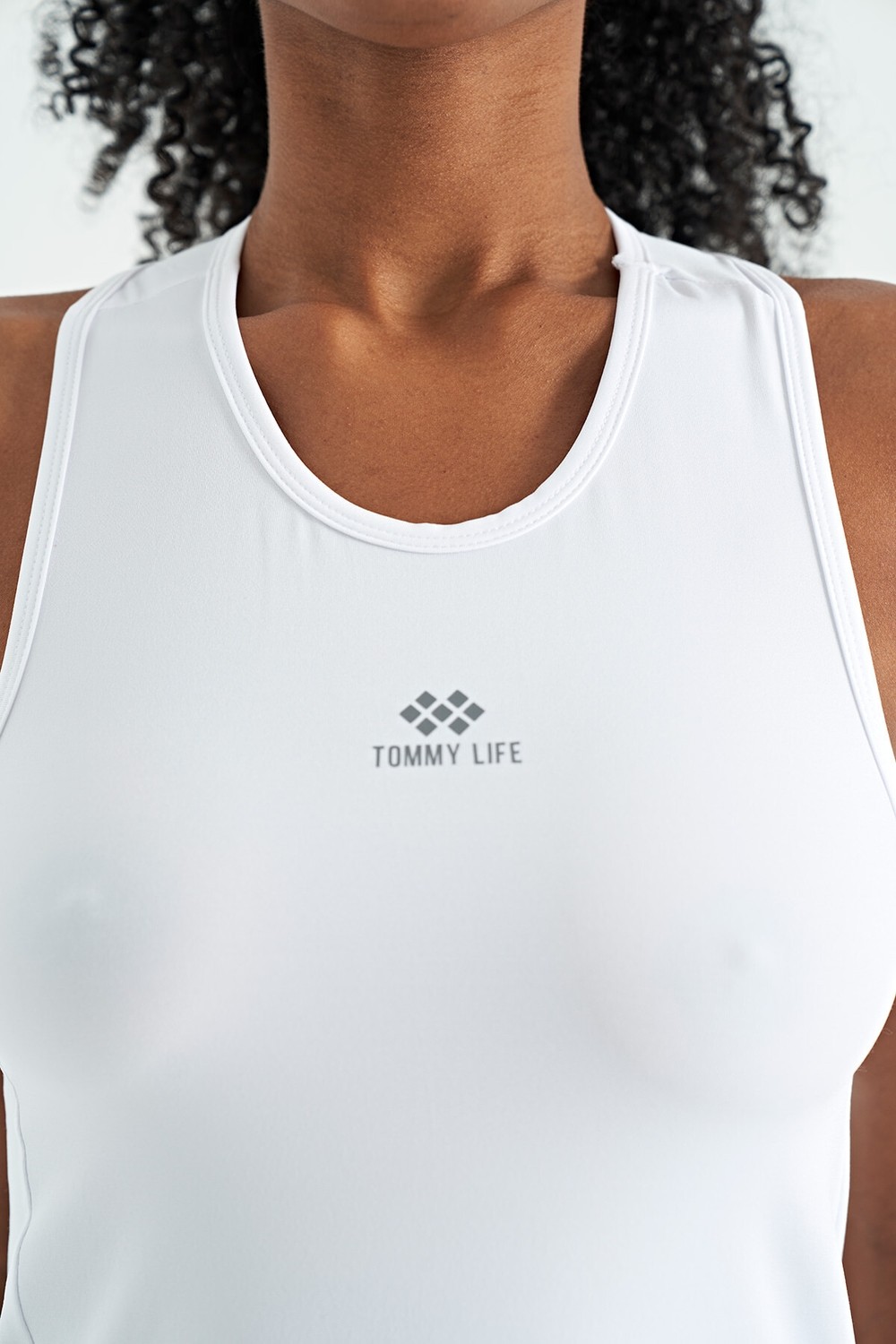 Tommy Life İndigo Yırtmaç Detaylı O Yaka Sıfır Kollu Standart Kalıp Kadın Spor Atlet - 97256 görsel 4