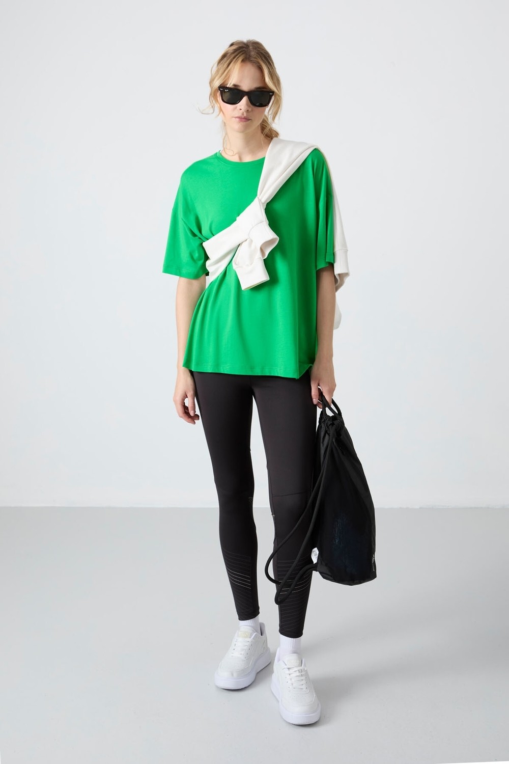 Tommy Life Siyah Penye Modal Yumuşak Tuşeli Oversize Fit Basic Kadın T-Shirt- 97285 görsel 6