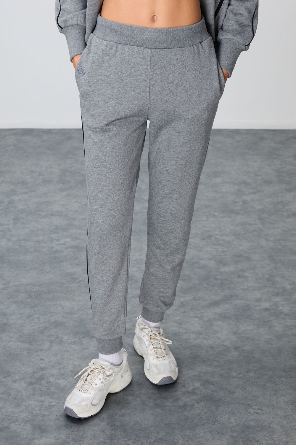 Tommy Life Çam Yeşili Kompakt Pamuklu Kalın Pürüzsüz Dokulu Dik Yaka Oversize Fit Kadın Eşofman Takım - 95340 görsel 3