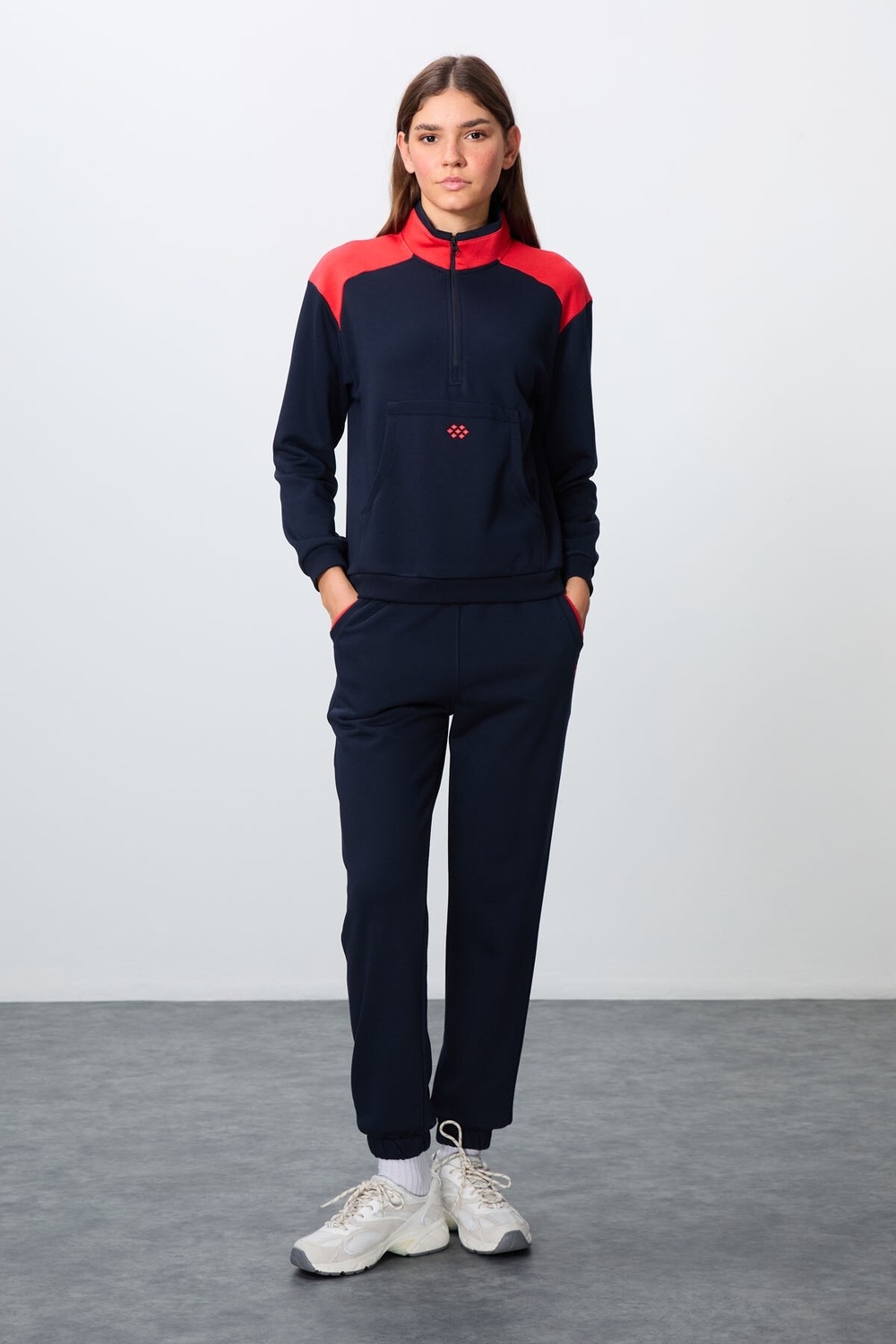 Tommy Life Siyah Kompakt Pamuklu Kalın Pürüzsüz Dokulu Dik Yaka Oversize Fit Kadın Eşofman Takım - 95342