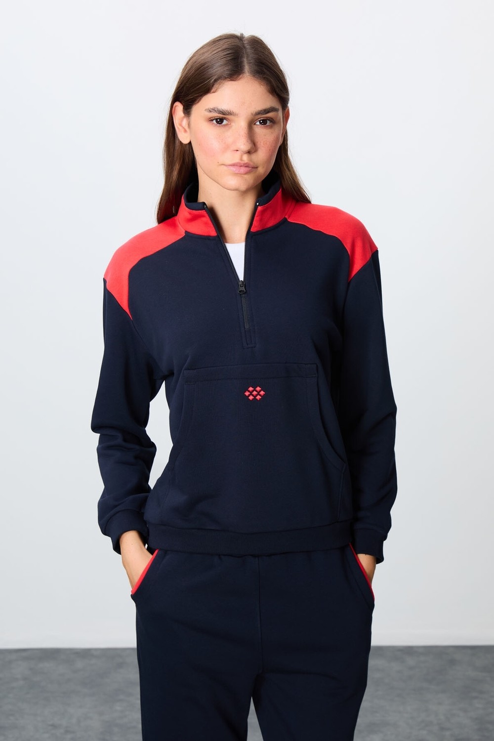 Tommy Life Siyah Kompakt Pamuklu Kalın Pürüzsüz Dokulu Dik Yaka Oversize Fit Kadın Eşofman Takım - 95342 görsel 2