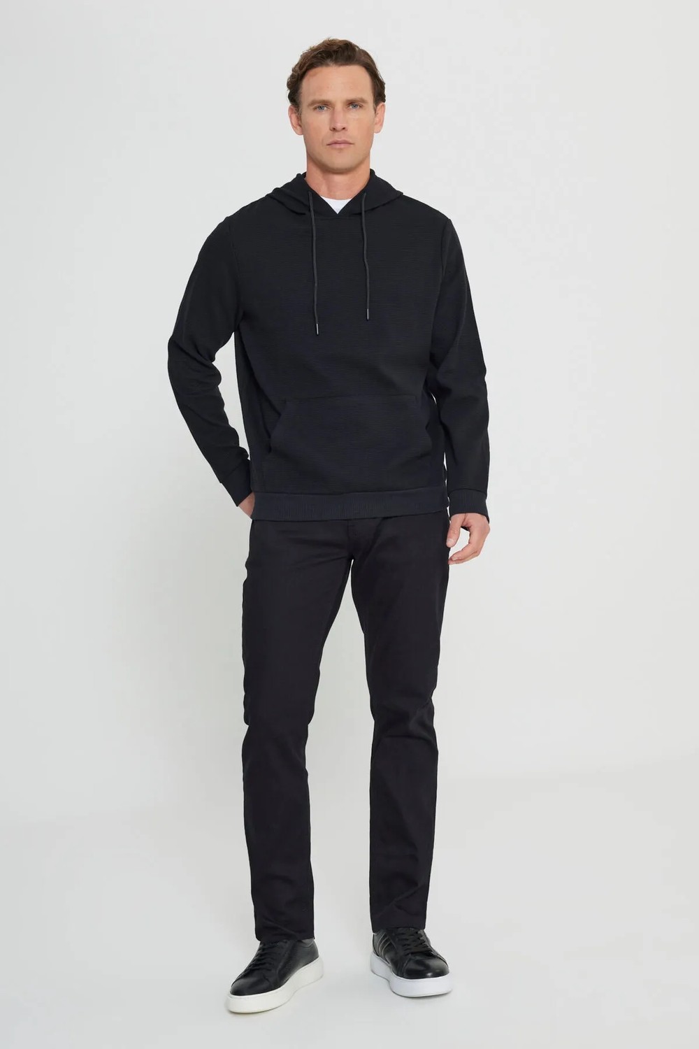 Altınyıldız Classics Erkek Siyah 2 İplik Sıcak Tutan Standart Fit Normal Kesim Kapüşonlu Dokulu Cepli Sweatshirt görsel 6