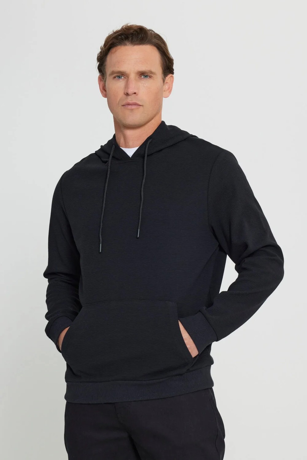 Altınyıldız Classics Erkek Siyah 2 İplik Sıcak Tutan Standart Fit Normal Kesim Kapüşonlu Dokulu Cepli Sweatshirt görsel 8