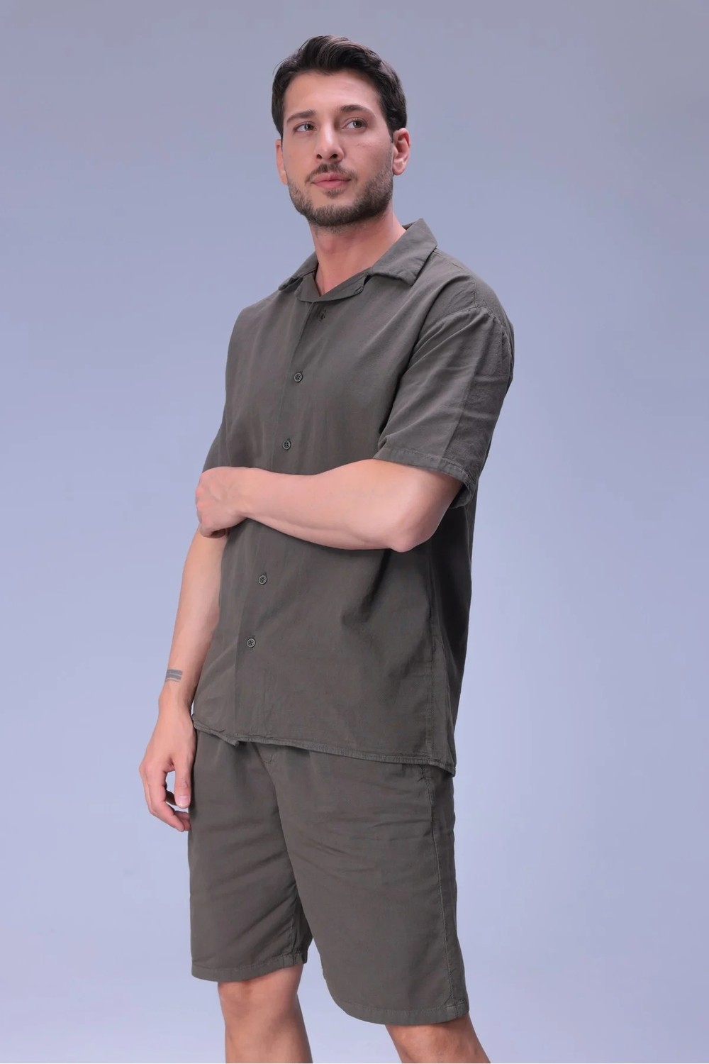 Blayn Jeans Erkek Rahat Kalıp Cepli Keten Gömlek ve Beli Lastikli Şort Yazlık Oversize Takım görsel 4