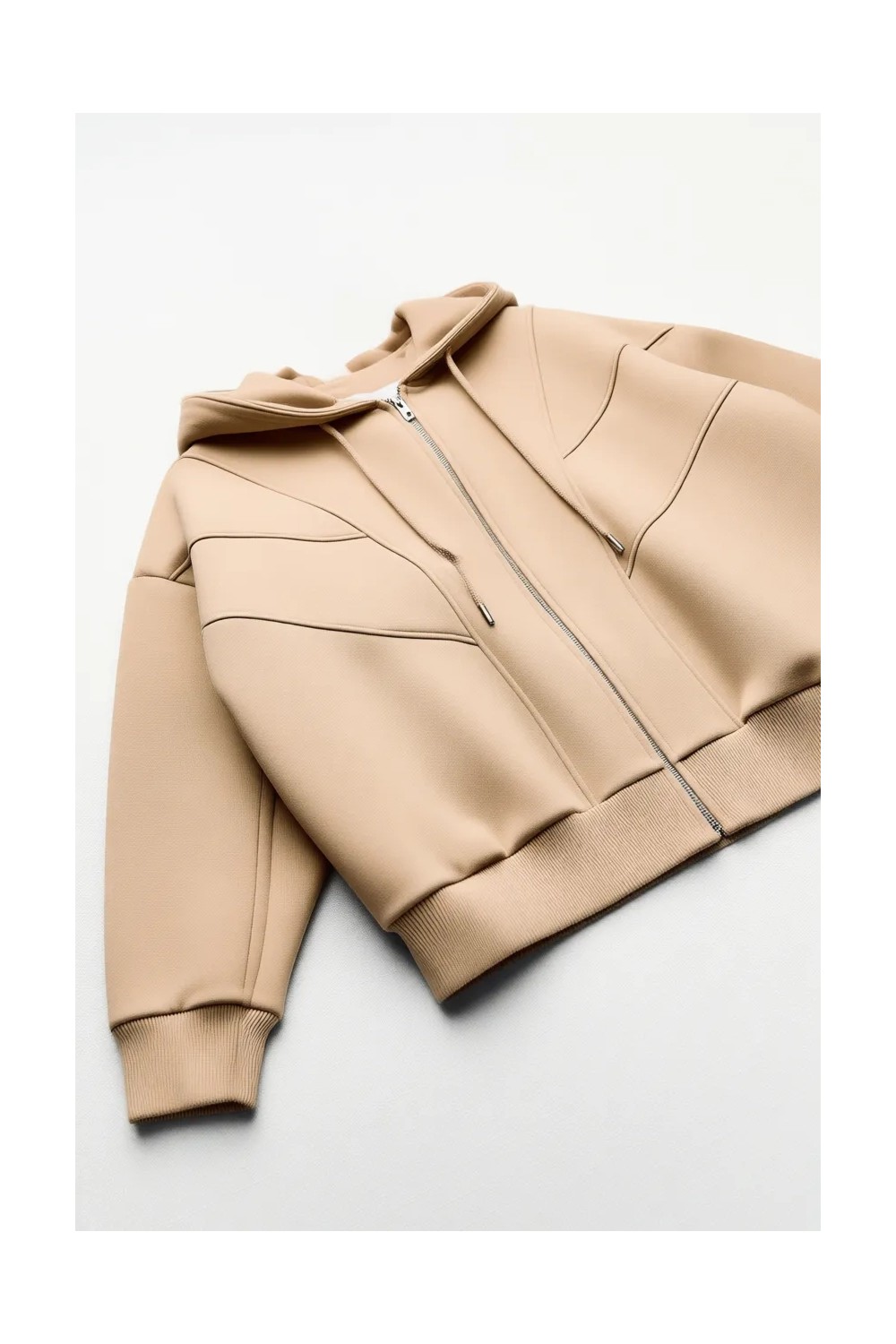 Grimelange VYSELLE Kadın Önü Kesikli Metal Fermuarlı Kapüşonlu Etiket Detaylı Oversize Siyah Sweatshirt görsel 6