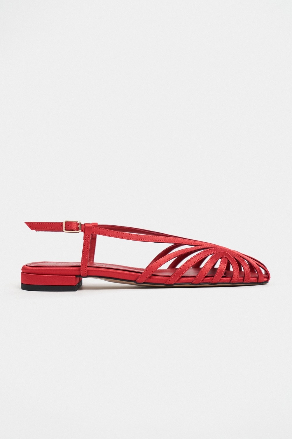 Nişantaşı Shoes Leny Kırmızı Saten Biyeli 1-2 cm Kalın Topuklu Kadın Sandalet Babet
