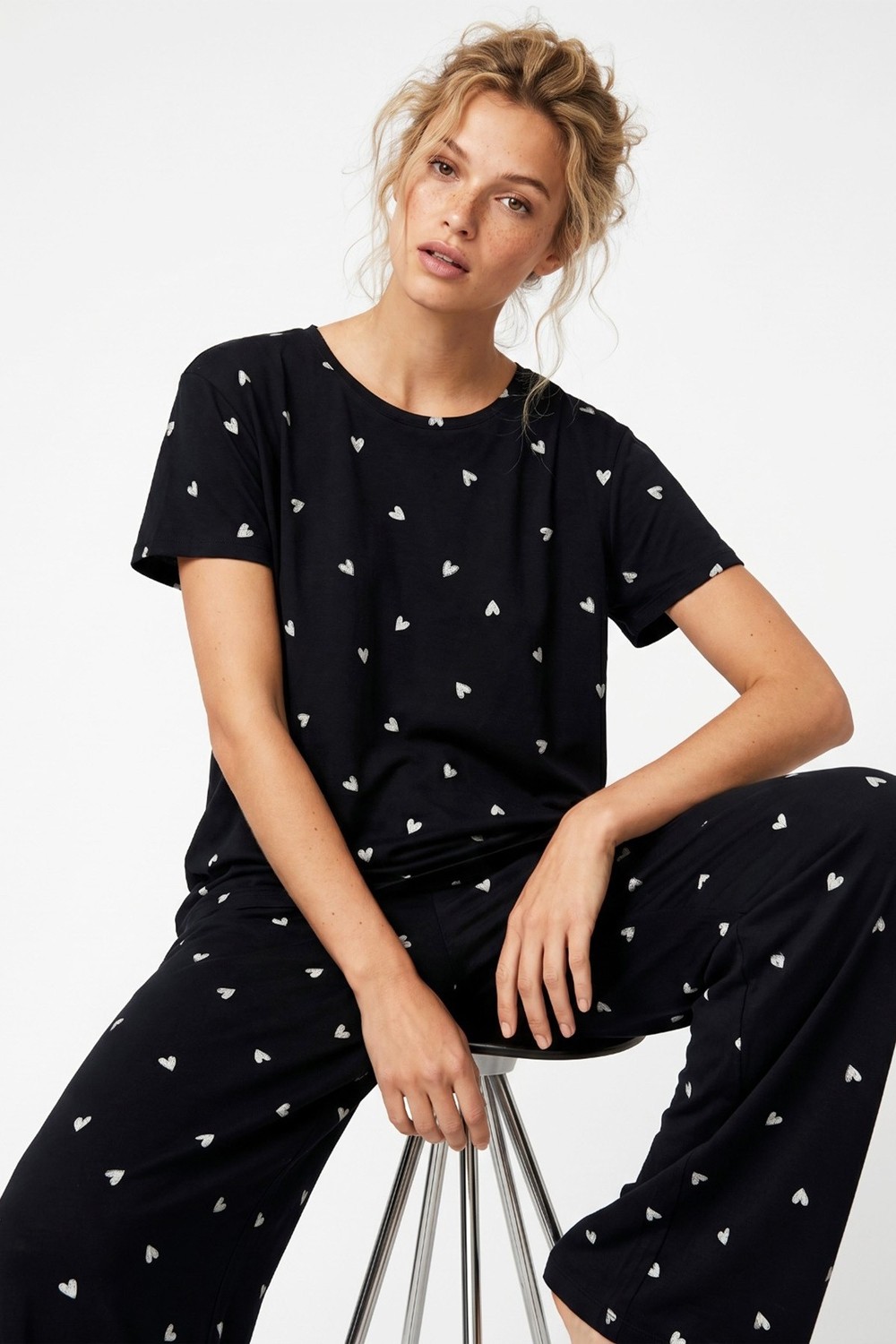 Siyah İnci Siyah Beyaz Kalp Desenli Kısa Kollu Pamuklu Pijama Takımı
