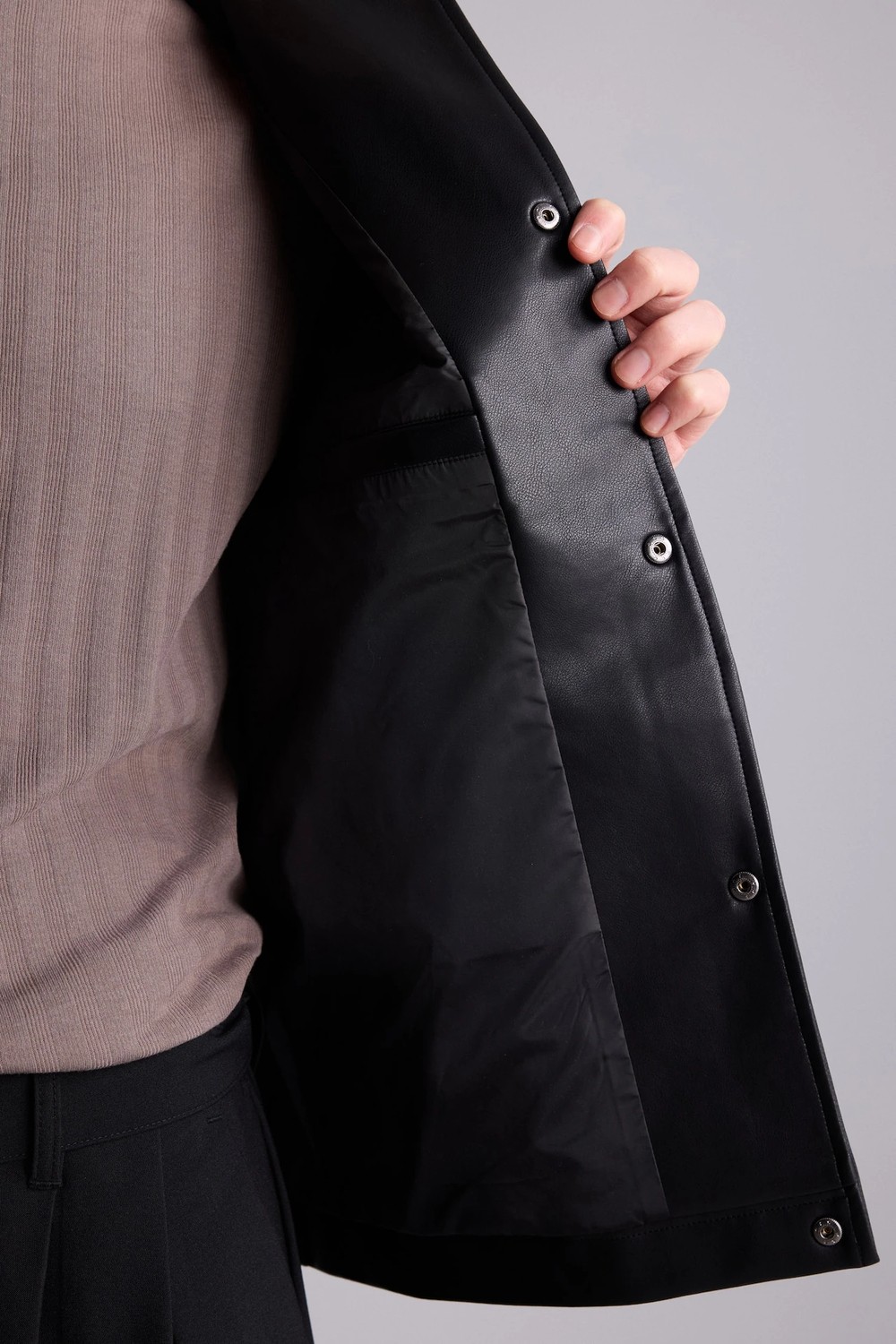 DeFacto Su Geçirmez Regular Fit Polo Yaka Astarlı Çıtçıt Kapamalı Cepli Suni Deri Mont H2233AX26AU görsel 6