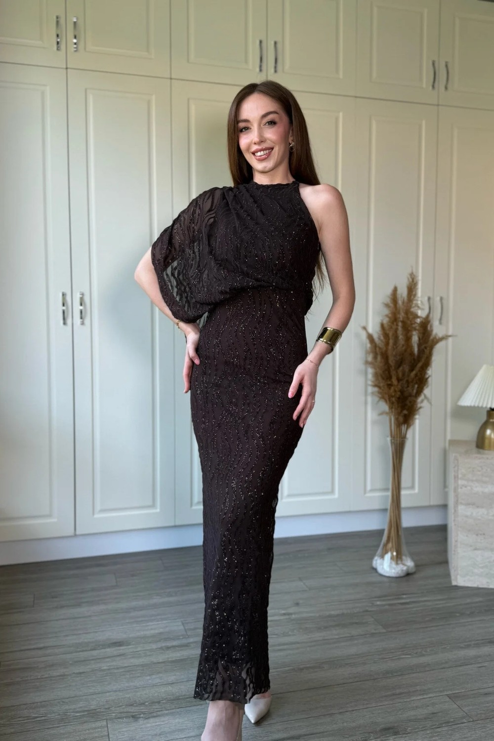 Dilay Gökoğlu Butik Tek Omuz Boyunlu Zarif Dökümlü Bordo Maxi Elbise