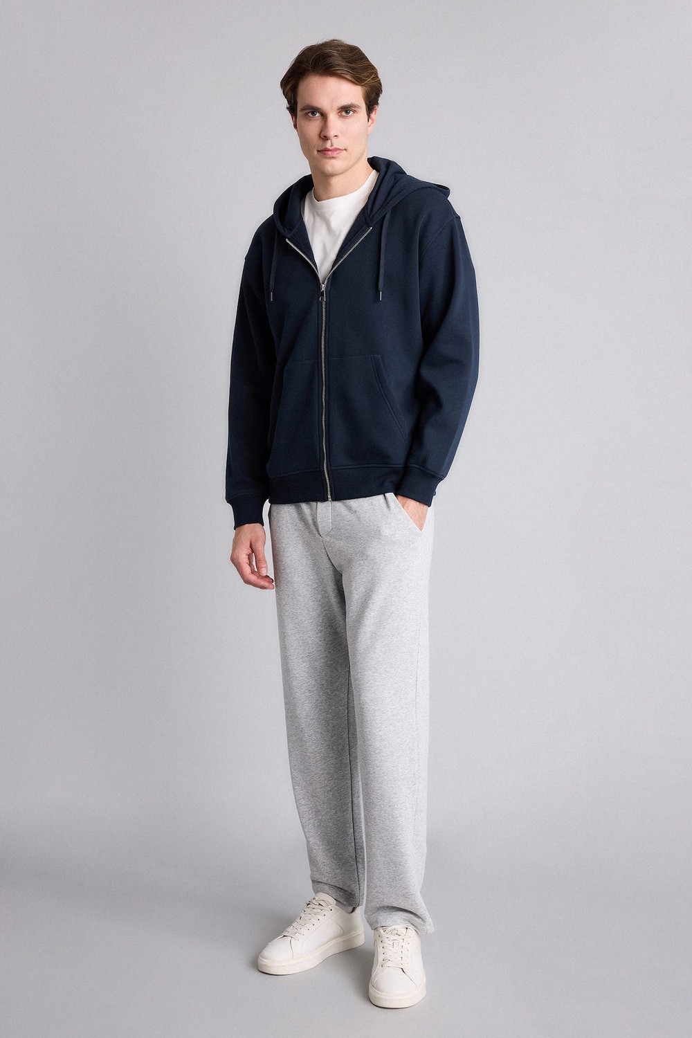 DeFacto Relax Fit Kapüşonlu İçi Yumuşak Tüylü Kalın Kumaş Fermuarlı Sweatshirt D7599AX26AU görsel 2