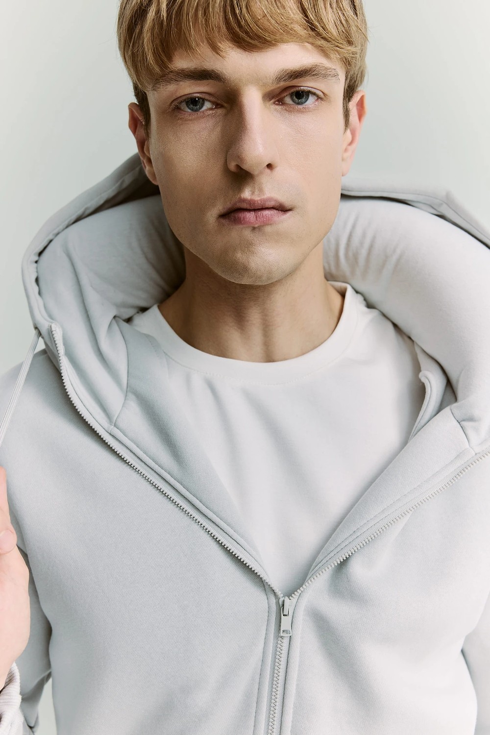 DeFacto Şişirilebilir Boyun Yastıklı Fermuarlı Sweatshirt H8716AX26AU görsel 6