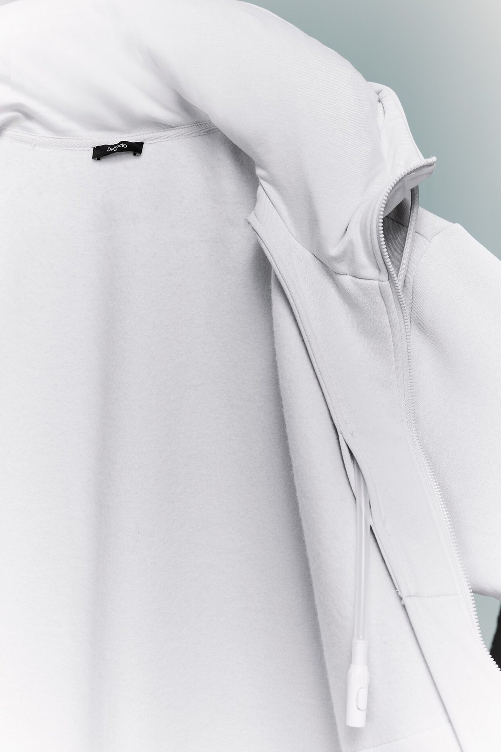 DeFacto Şişirilebilir Boyun Yastıklı Fermuarlı Sweatshirt H8716AX26AU görsel 8