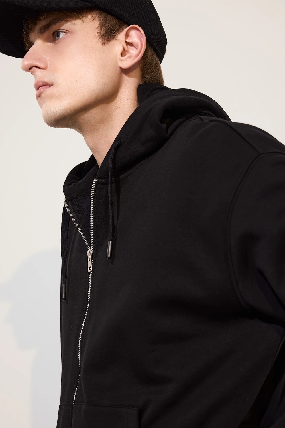 DeFacto Relax Fit Kapüşonlu İçi Yumuşak Tüylü Kalın Kumaş Fermuarlı Sweatshirt D7599AX26AU görsel 8