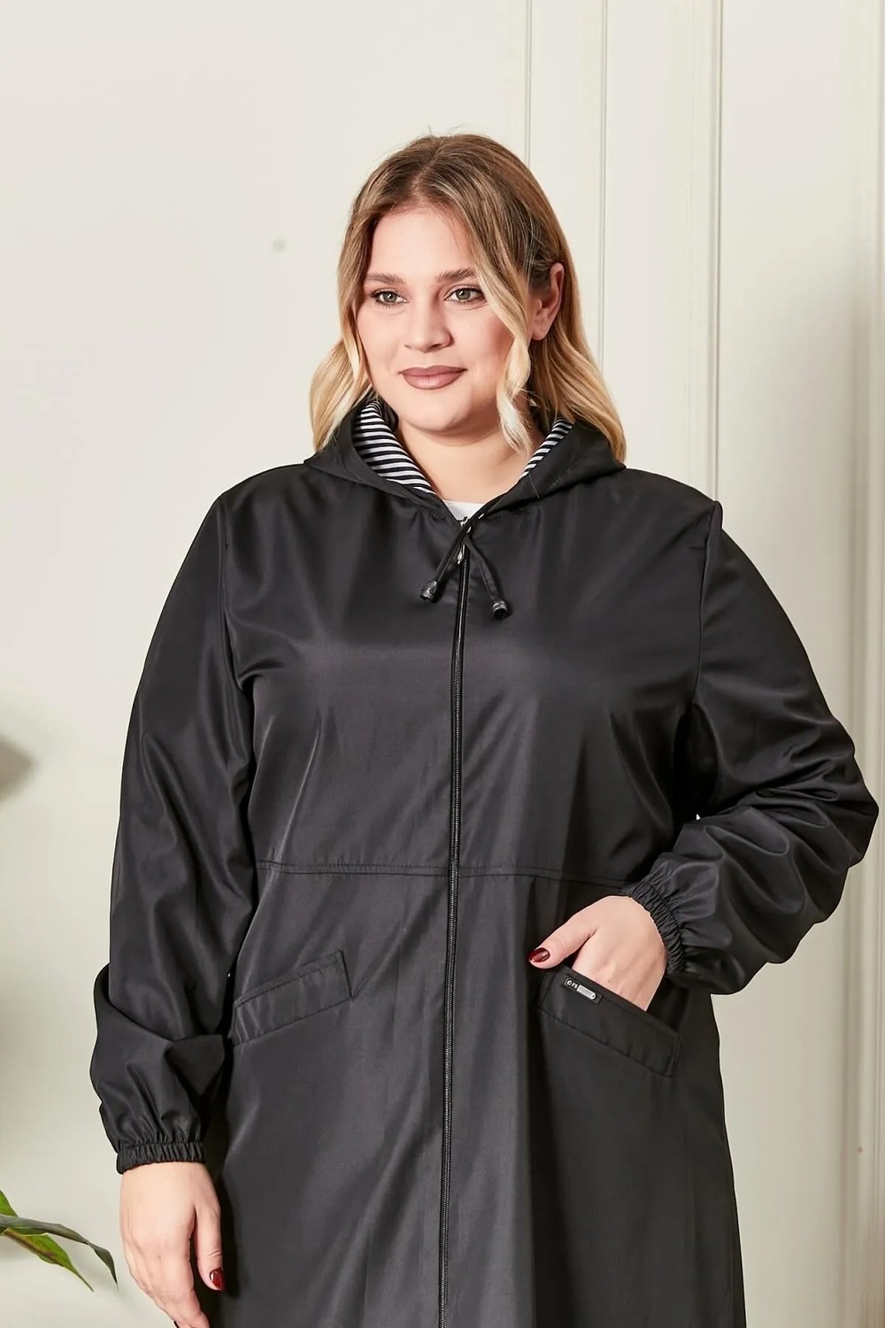 Derace Kadın Büyük Beden Siyah Tam Boy Trenç Regular Fit Hakim Yaka %100 Polyester görsel 7