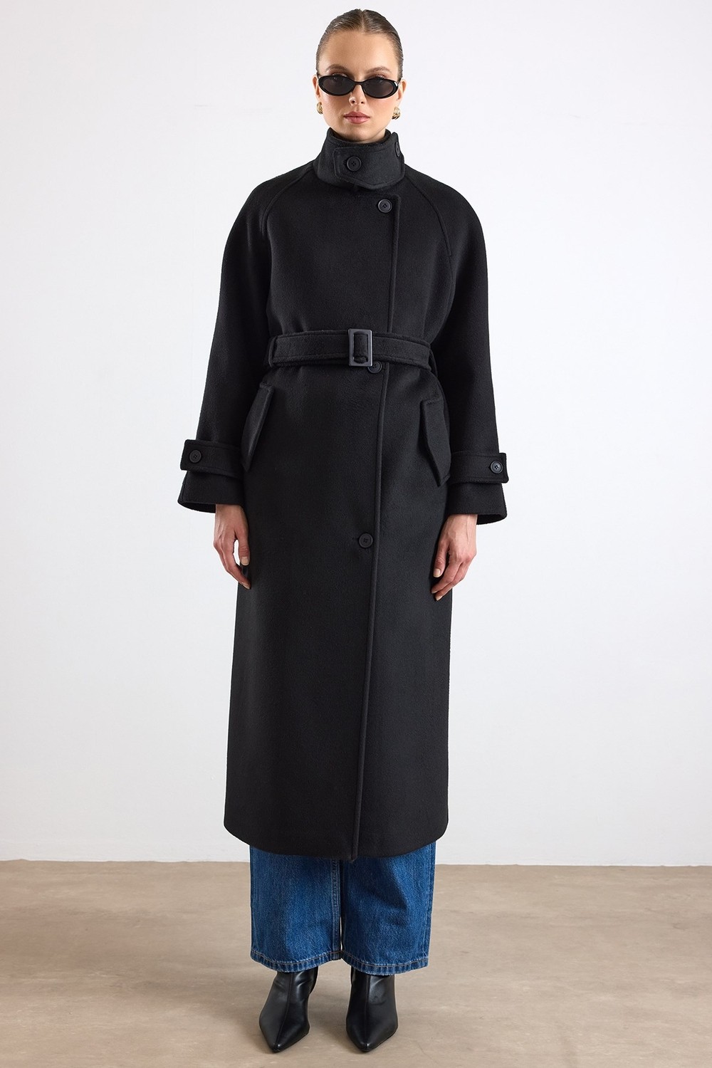 Olcay Dik Yaka Pat Detaylı Oversize Kaban Siyah 3177 görsel 4