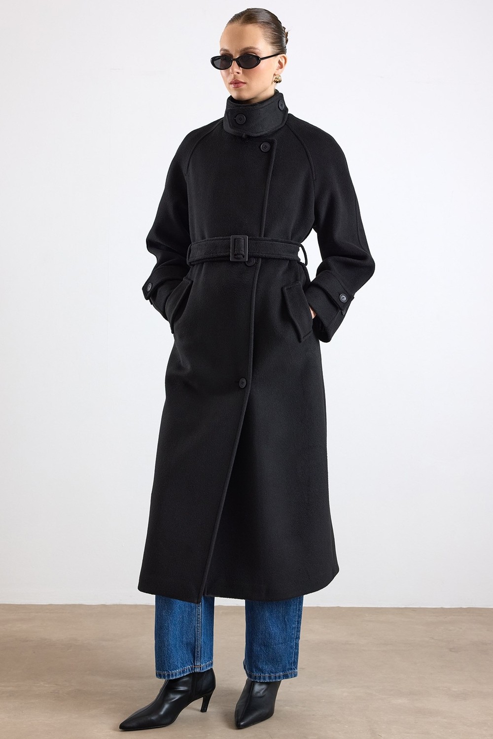 Olcay Dik Yaka Pat Detaylı Oversize Kaban Siyah 3177 görsel 6
