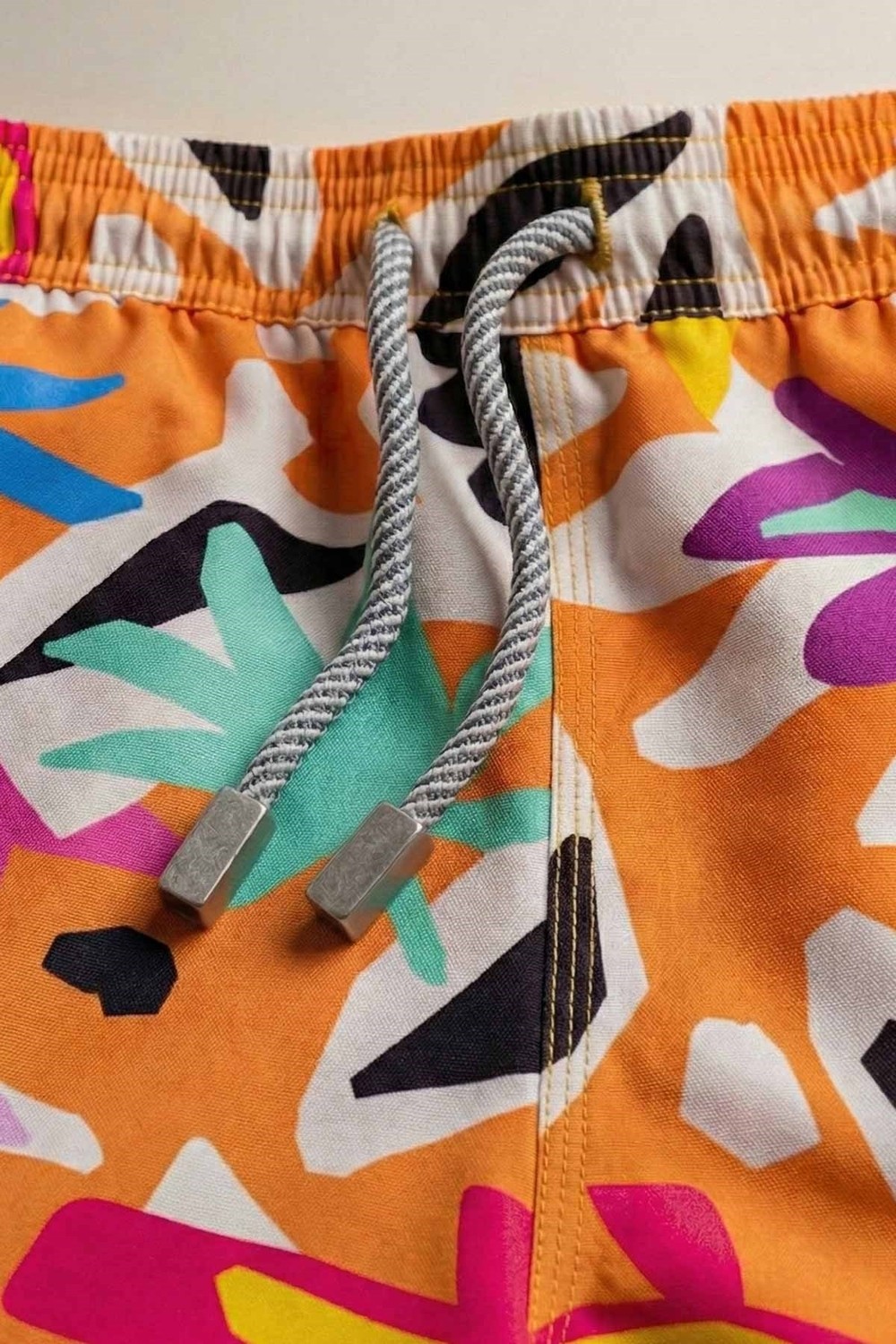 Mısırlı Erkek Abstract Floral Desenli Deniz Şort Hardal görsel 5