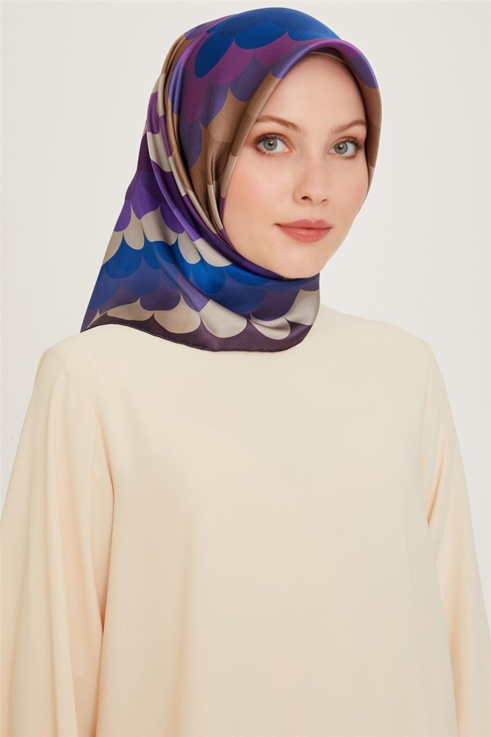 Armine Geometrik Desenli Sura Saf Ipek Eşarp 9212D 06
