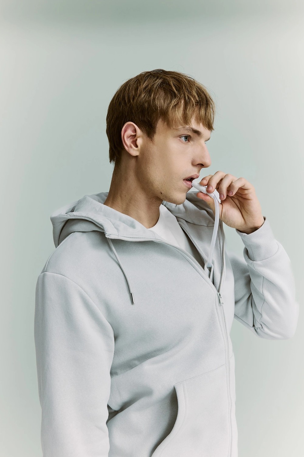 DeFacto Şişirilebilir Boyun Yastıklı Fermuarlı Sweatshirt H8716AX26AU görsel 5