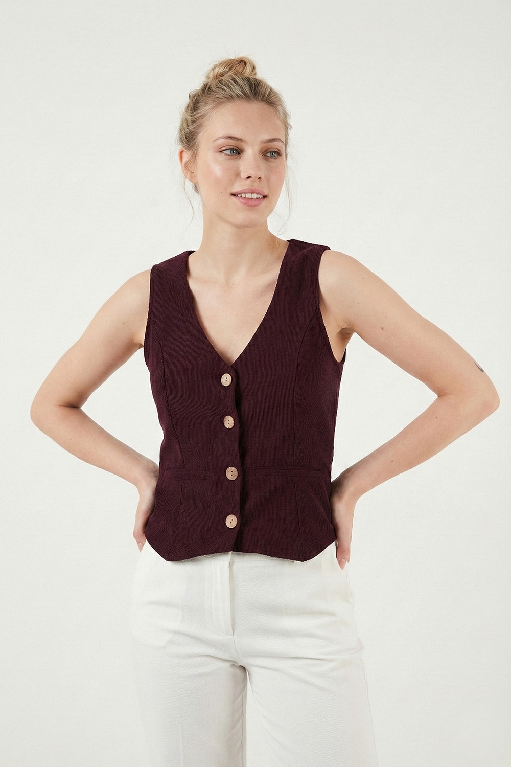 Lela Fittili Regular Fit V Yaka Düğmeli Yelek Bayan Yelek 5866559 görsel 4