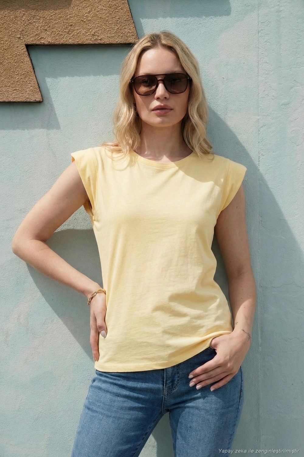 Lela % 100 Pamuklu Bisiklet Yaka Kolsuz T Shirt Bayan T Shirt 5864019