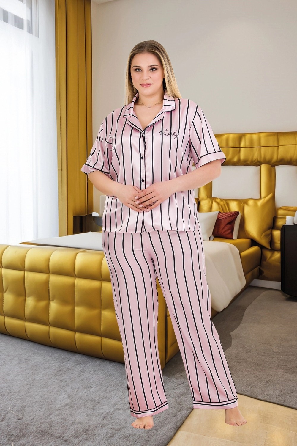 L'ombre Büyük Beden Şık Tasarım Pembe Siyah Çizgili Düğmeli Kısa Kol Lüx Saten Pijama Takımı görsel 2
