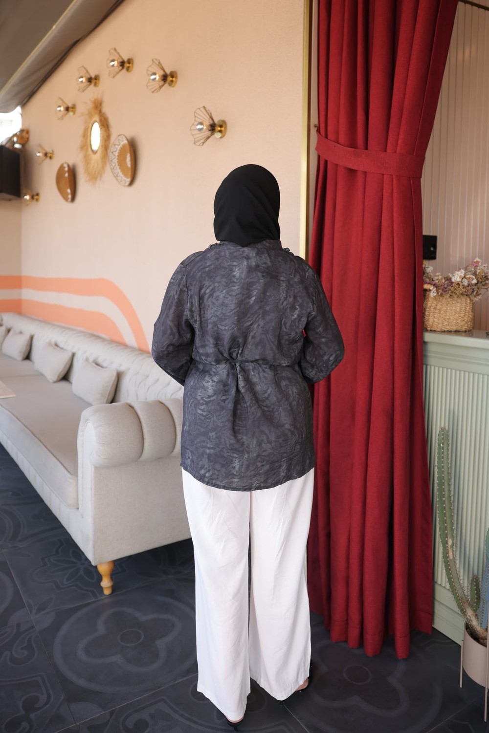 İmaj Butik Kahverengi Bel Bağlamalı Fırfırlı Desenli Gömlek görsel 8