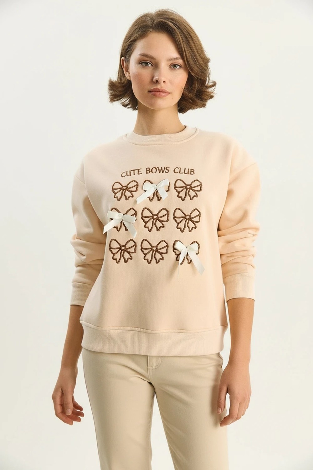 Efnaz Style Kadın Fiyonk Nakışlı Kurdele Aksesuarlı Üç Iplik Şardonlu Bej Sweatshirt