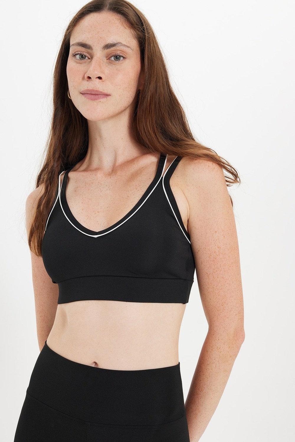 Tudors Kadın Slim Fit Dar Kesim Çapraz Bağlamalı Askılı V Yaka Siyah Crop