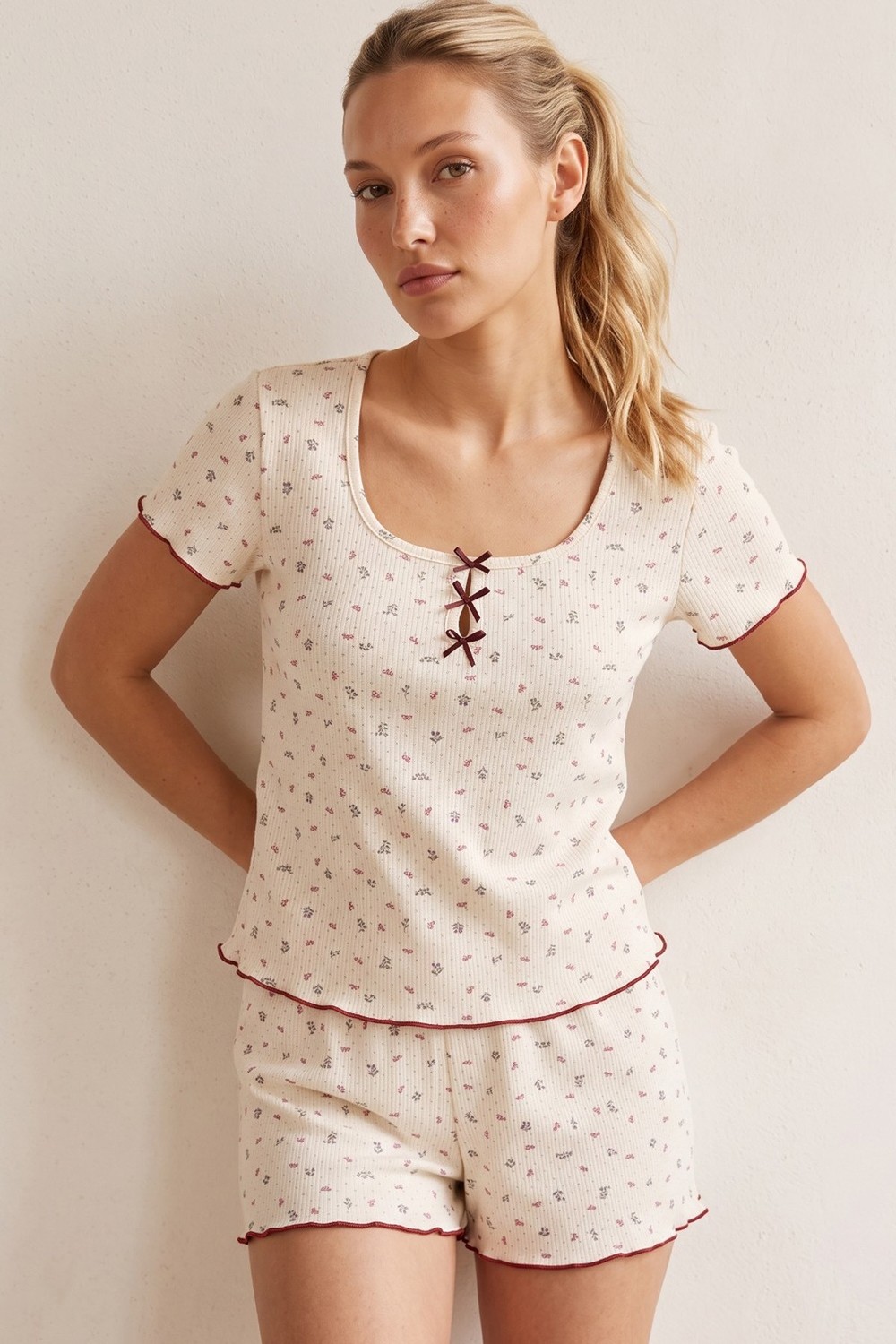 Siyah İnci Mavi Çiçek Desenli Fiyonklu Pointelli Örme Şortlu Pijama Takımı 26120260 görsel 7