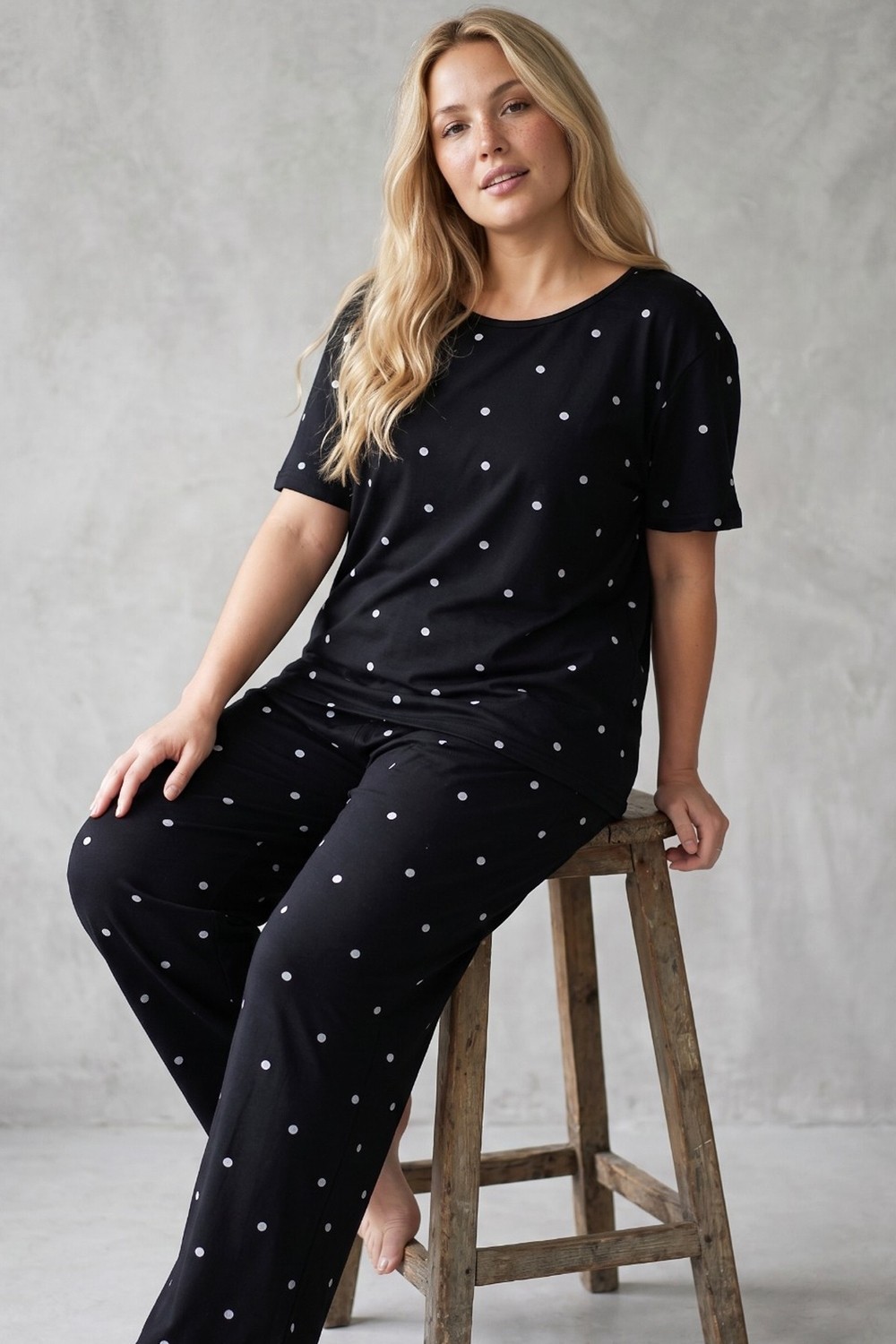 Siyah İnci Beyaz Somon Leopar Desenli Büyük Beden Battal Örme Pijama Takım 7614