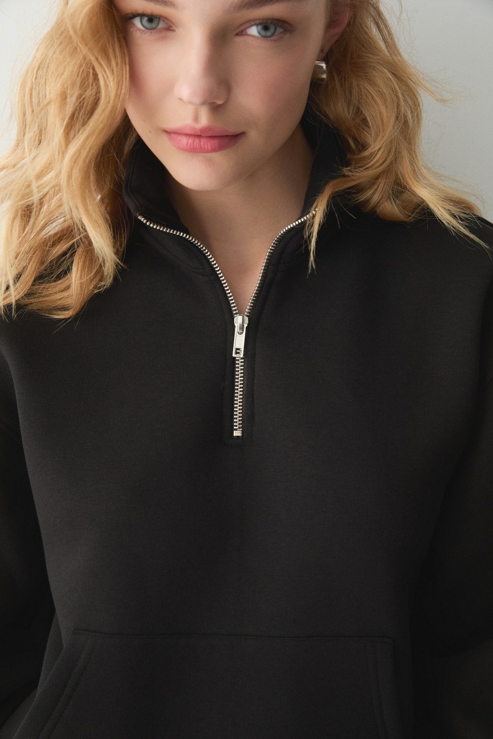 Ethiquet Bellagıo Kadın Organik Pamuklı Kanguru Cepli Yakası Fermuarlı Kırmızı Sweatshirt görsel 2