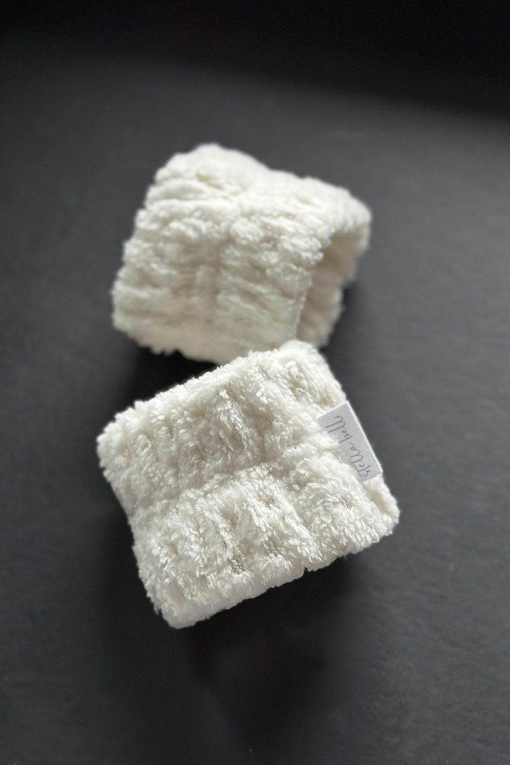 Aesco Welsoft Mikrofiber Bileklik Seti, Beyaz, 2'li Paket, Kadın ve Erkek Için, Makyaj Temizleme, Yüz Yıkama, Spor, Yoga ve Spa Kullanımı görsel 3