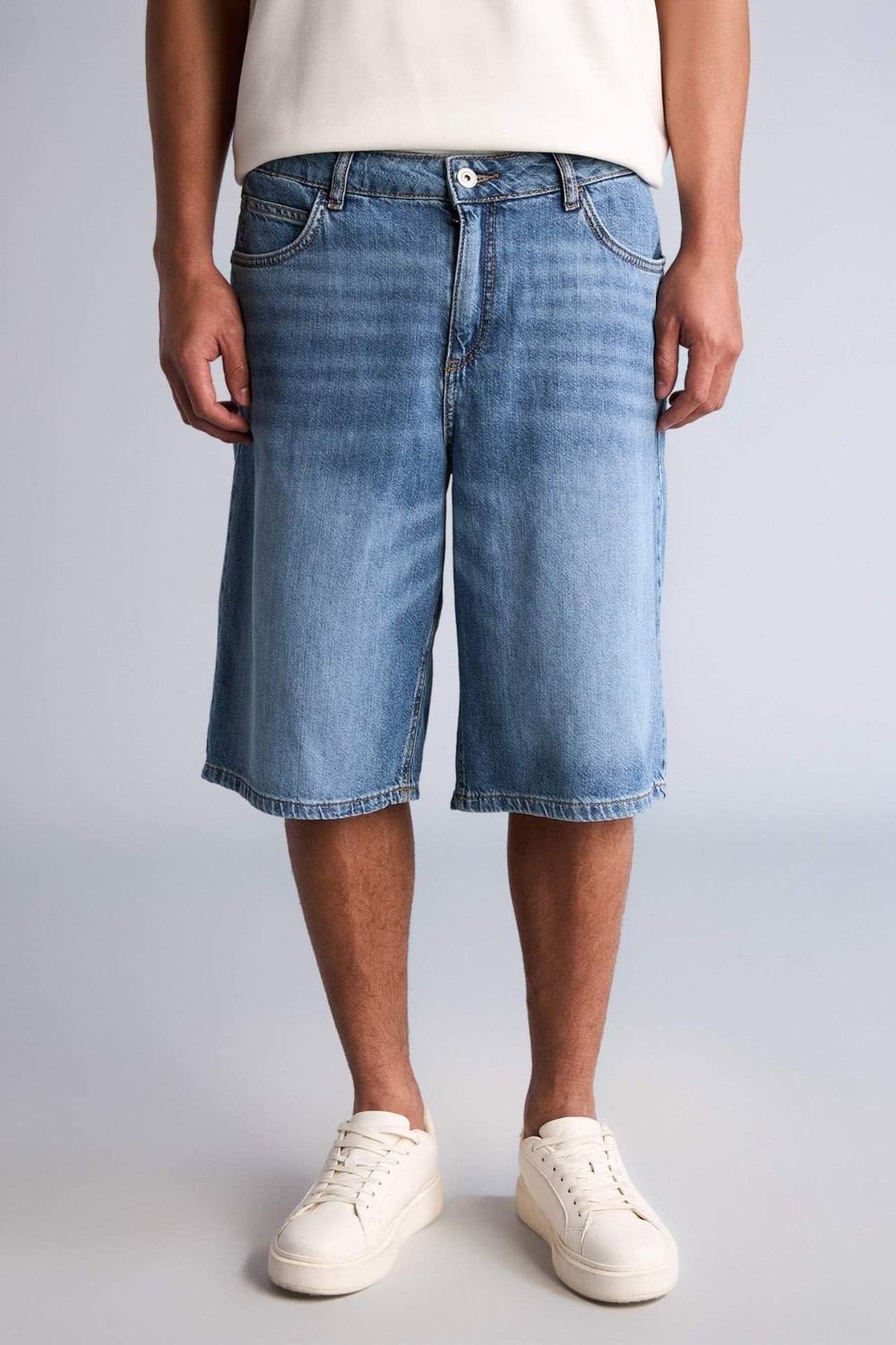 Die Grup DEFACTO%100 Pamuk Baggy Fit Bermuda Jean Şort G4219AX26SM görsel 3