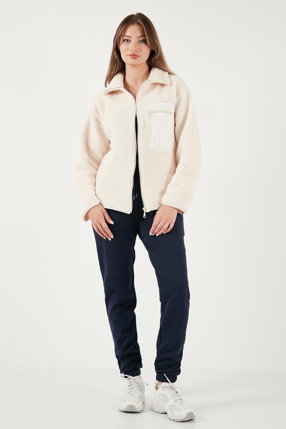 Die Grup Lela Regular Fit Klasik Yaka Göğüs Cep Detaylı Peluş Hırka Polar Bayan Polar 5866437 görsel 2