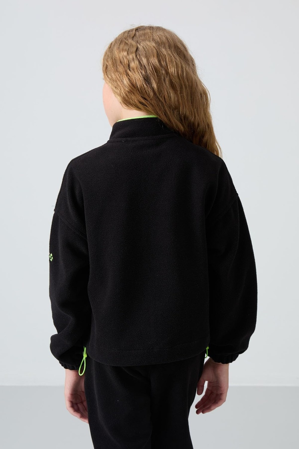 Die Grup Siyah Kalın Yumuşak Dokulu Standart Fit Nakışlı Polar Kız Çocuk Sweatshirt - 75157 görsel 5