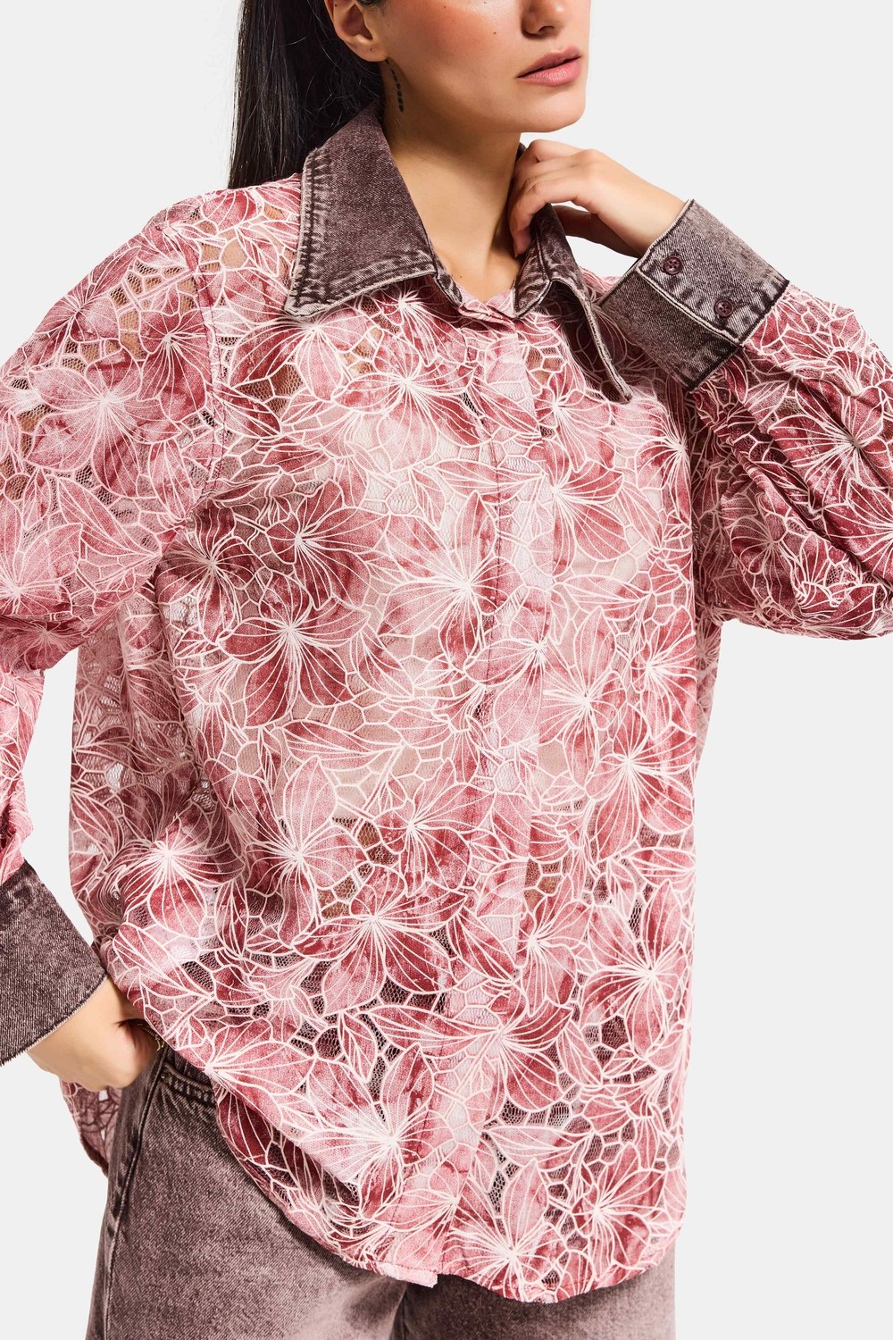 It's Basic Kadın Pembe 4S6-157 Oversize Özel Tasarım Dantel ve Gül Detaylı Denim Yakalı Gömlek Ceket