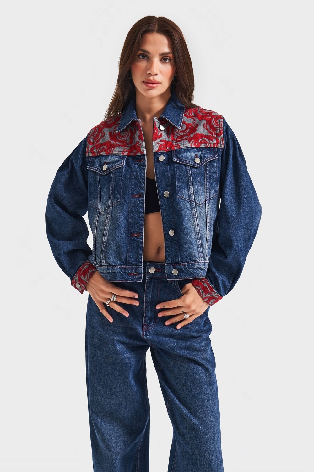 It's Basic Kadın Koyu Kot Rengi 2W5-10 Özel Kırmızı Desen Nakışlı %100 Koton Tasarım Denim Ceket